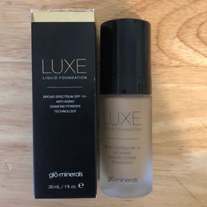 Luxe Foundation in Brulee